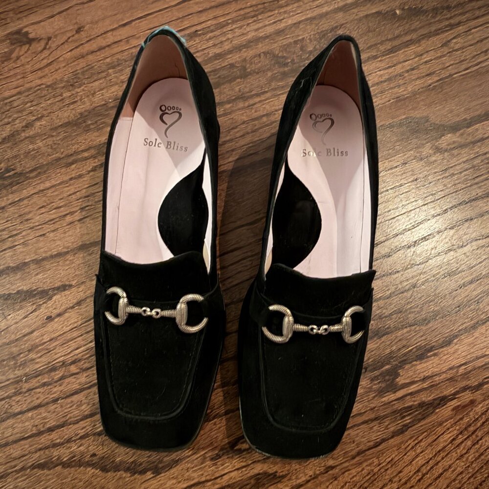 NWOB Sole Bliss black suede pumps Size 10 / EU 41